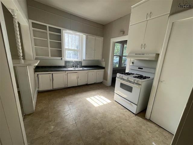1609 Lucile Ave - Photo 3 of 11