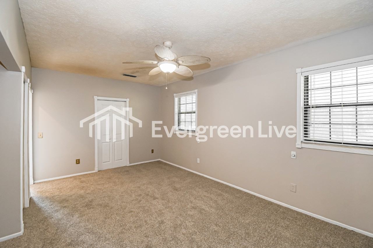 3217 Plateau St - Photo 4 of 15