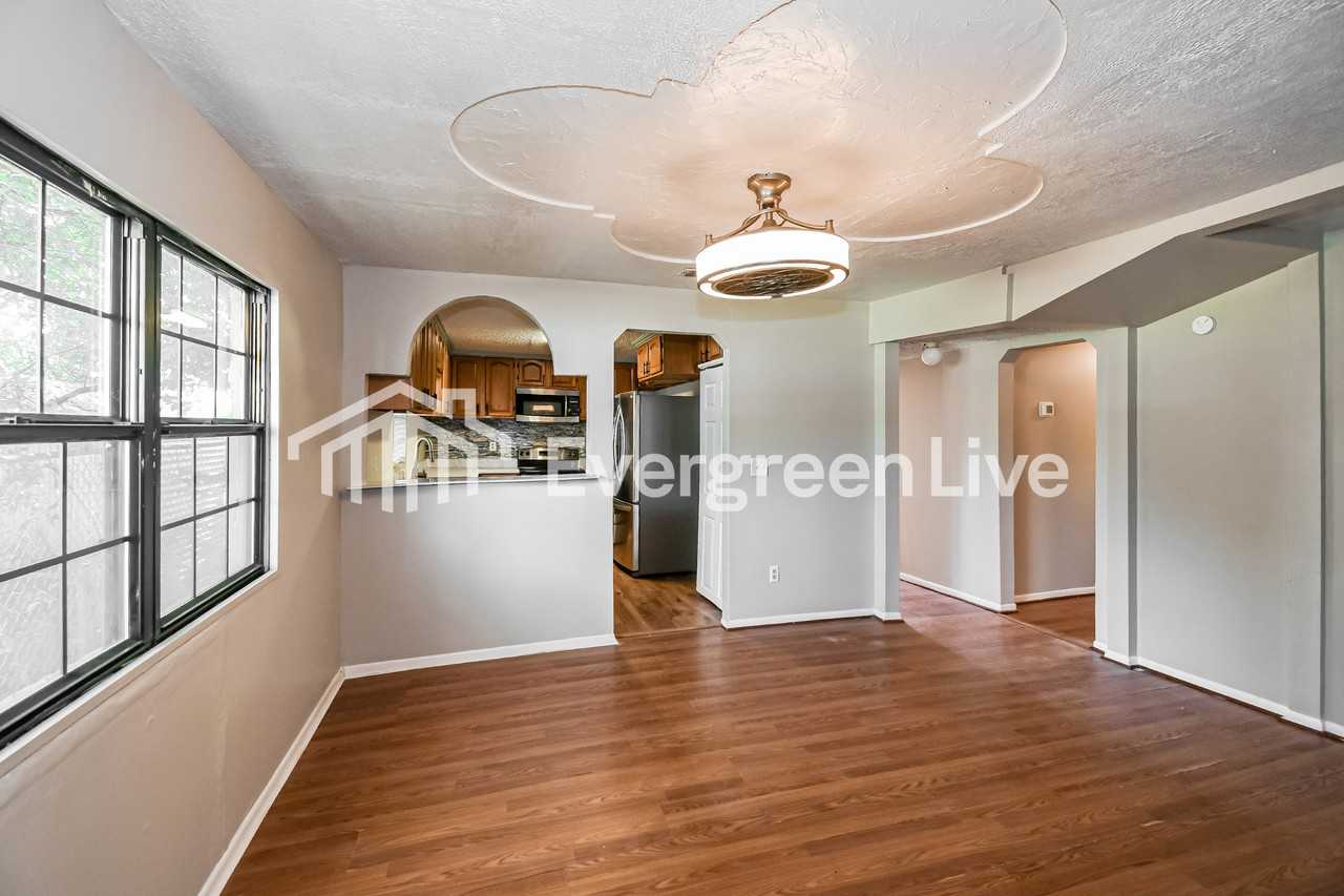 3217 Plateau St - Photo 7 of 15