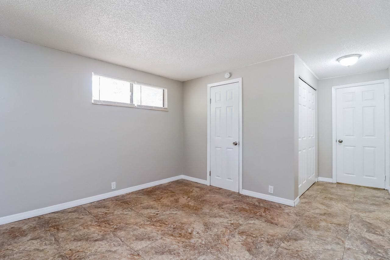 2603 Martha Ln - Photo 3 of 27