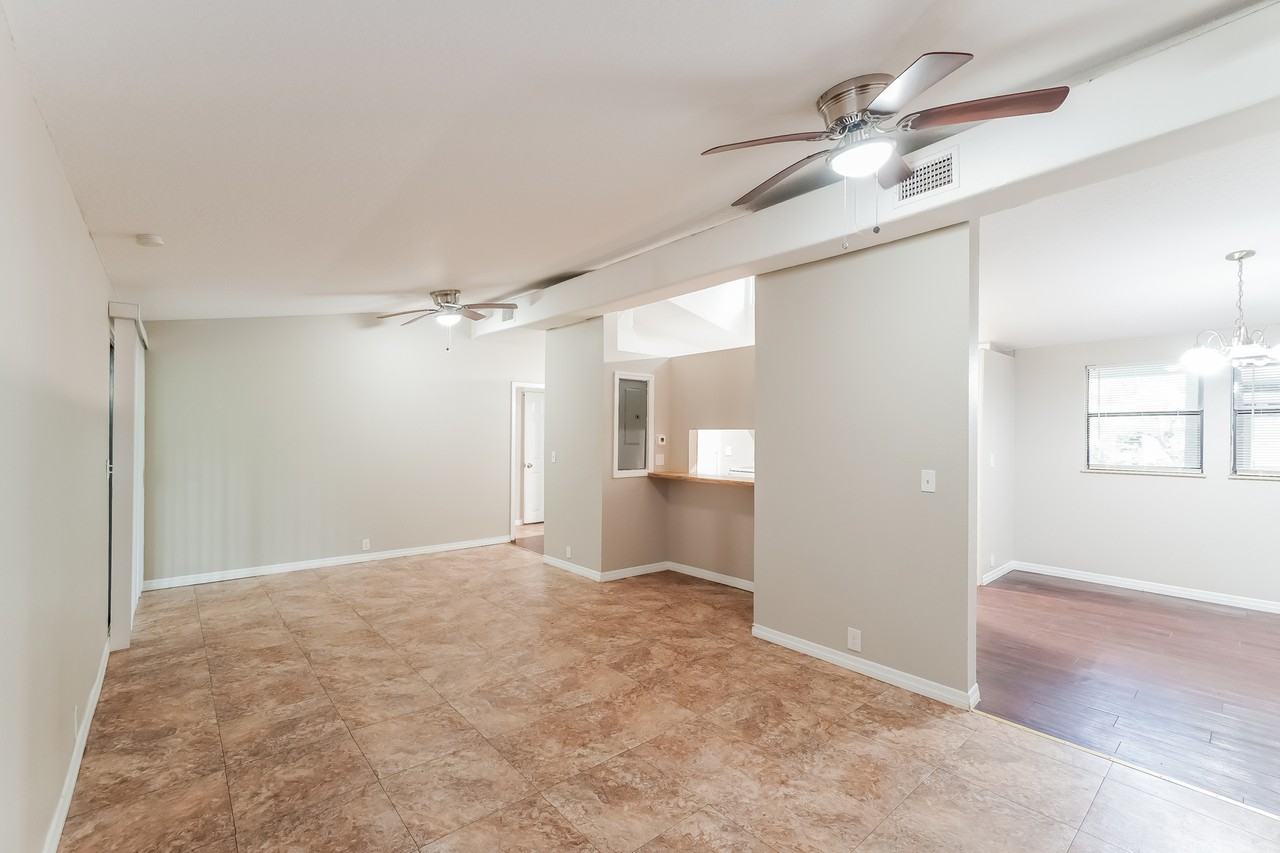 2603 Martha Ln - Photo 4 of 27