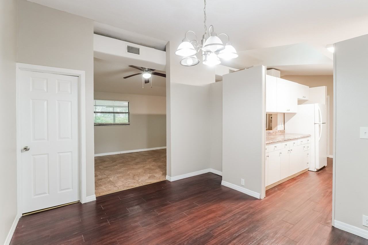 2603 Martha Ln - Photo 7 of 27