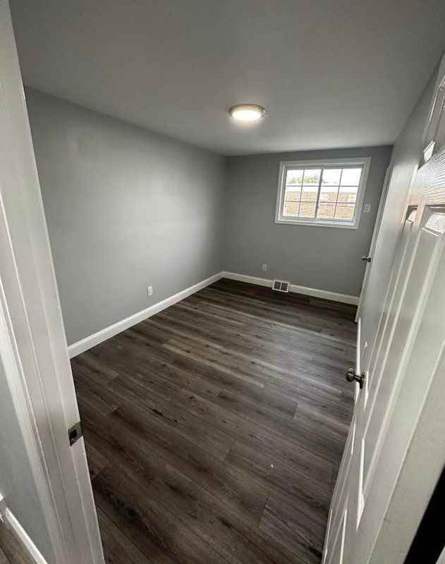 2200 Benson St ##2f - Photo 3 of 6