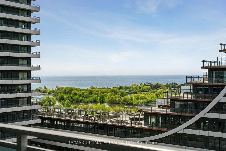 33 Shore Breeze Drive - Photo 2