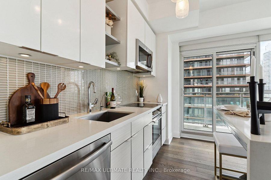 33 Shore Breeze Drive - Photo 18