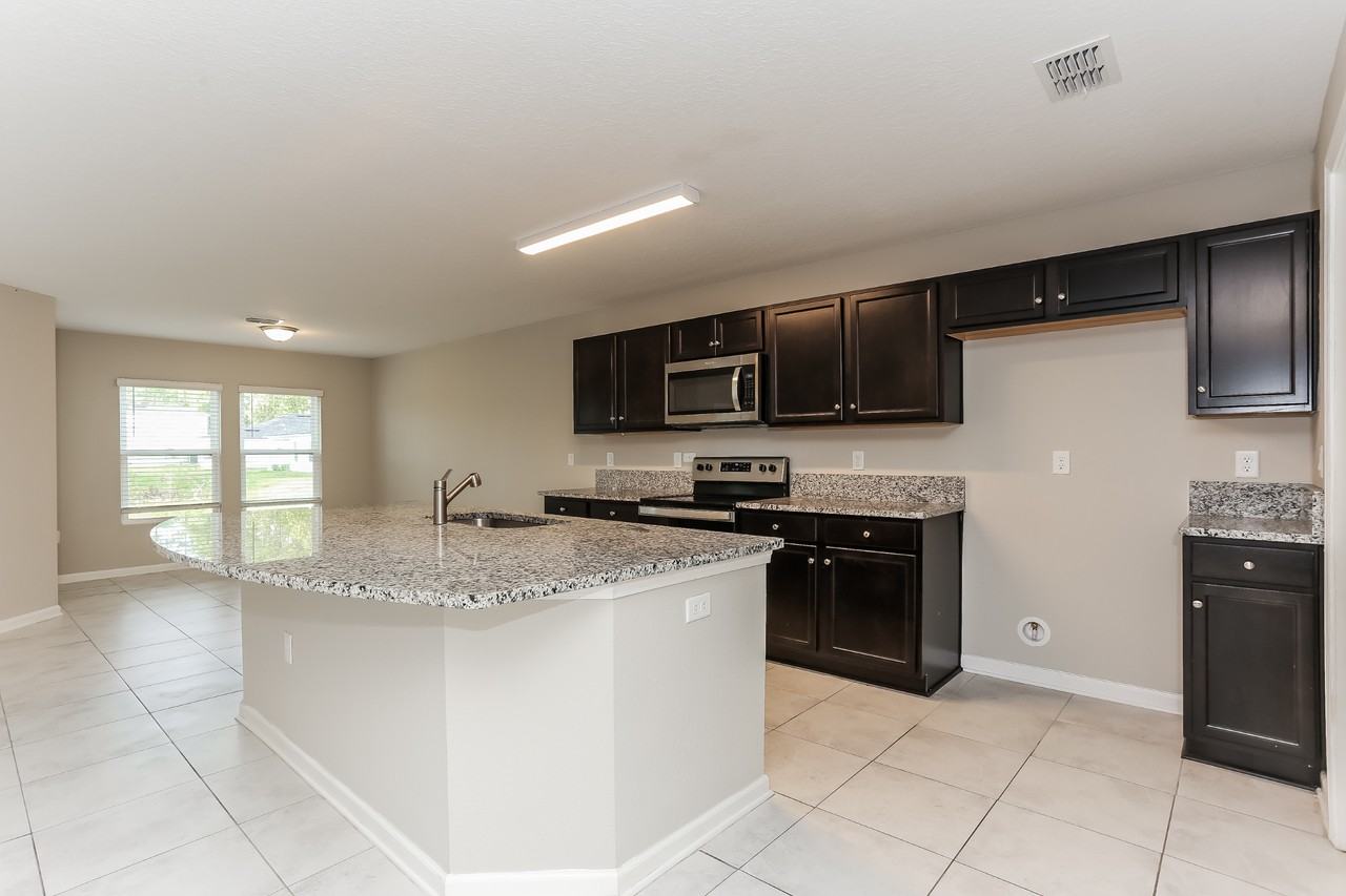 9081 Open Field Rd - Photo 7 of 39