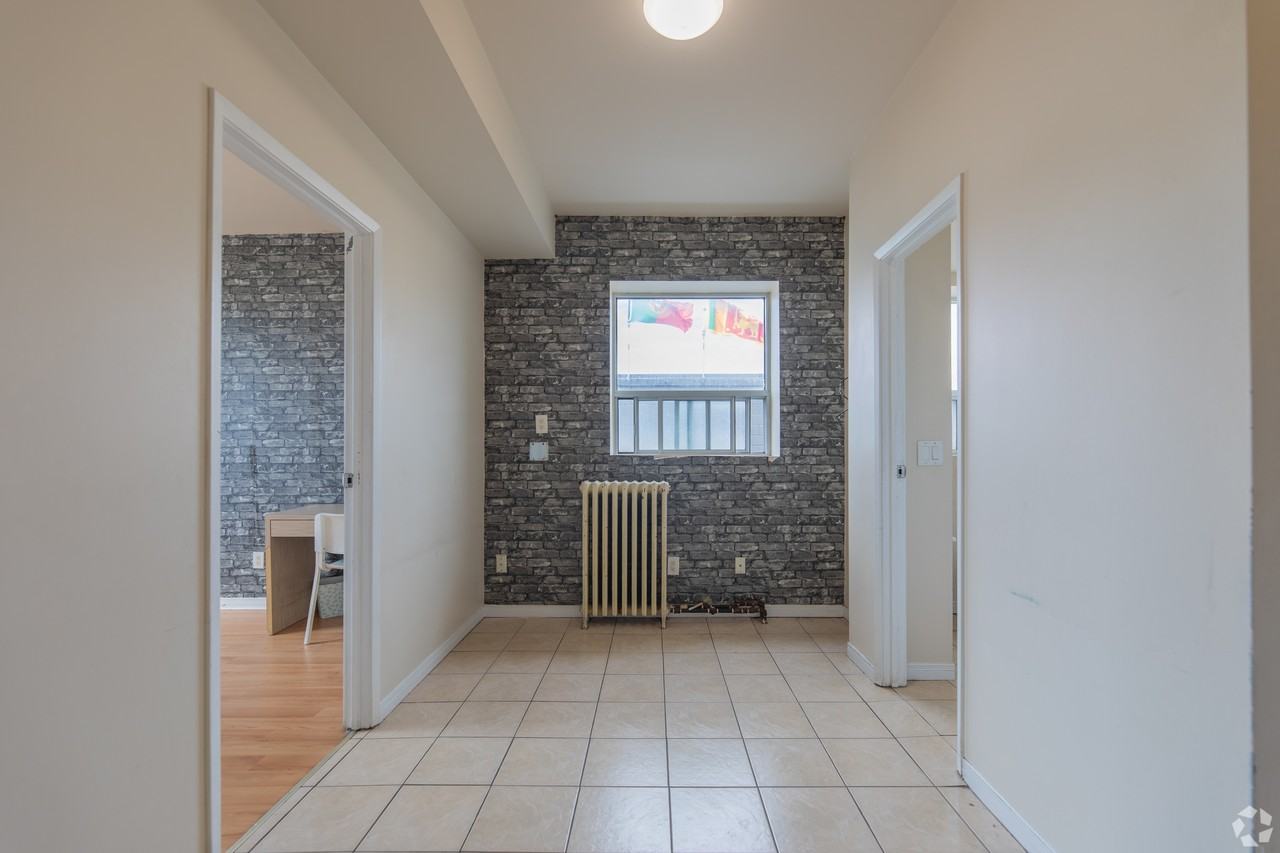 Danforth & Victoria Park Apartments - Photo 4 of 12
