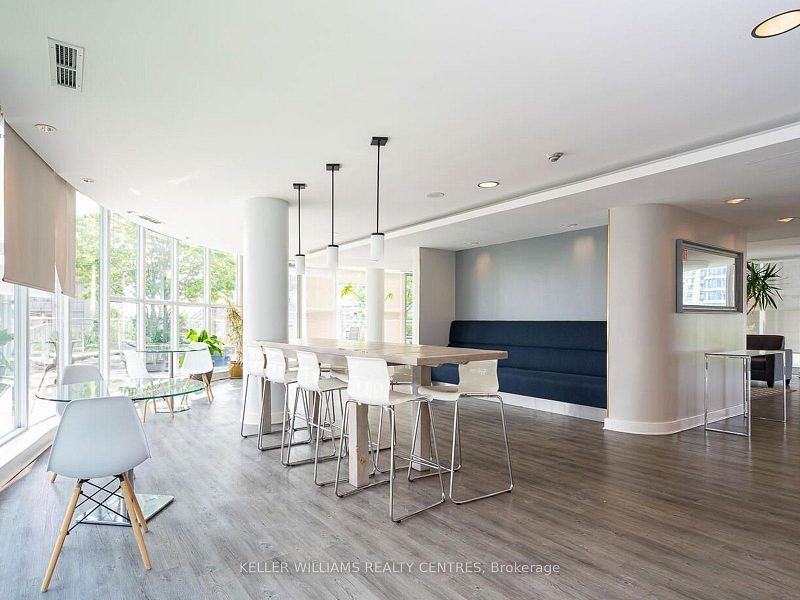 2067 Lake Shore Boulevard West - Photo 8