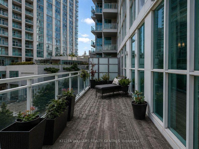 2067 Lake Shore Boulevard West - Photo 10