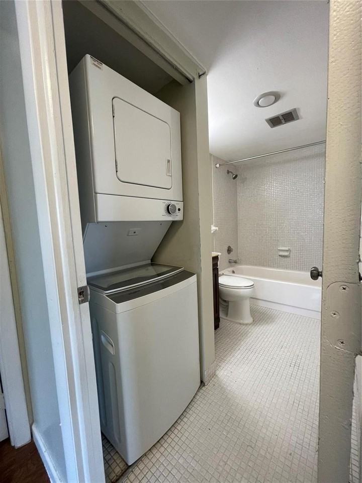 4158 Inverrary Drive #111 - Photo 7 of 9