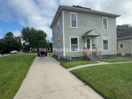 featured image of 820 1st Ave E #A