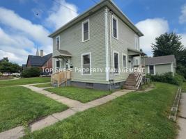 featured image of 802 1st Ave E #B