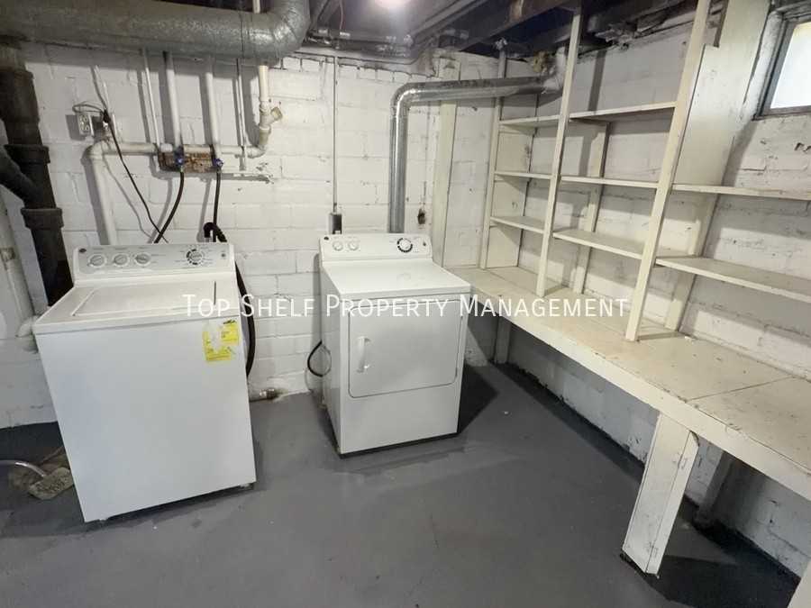 802 1st Ave E #B - Photo 6 of 8