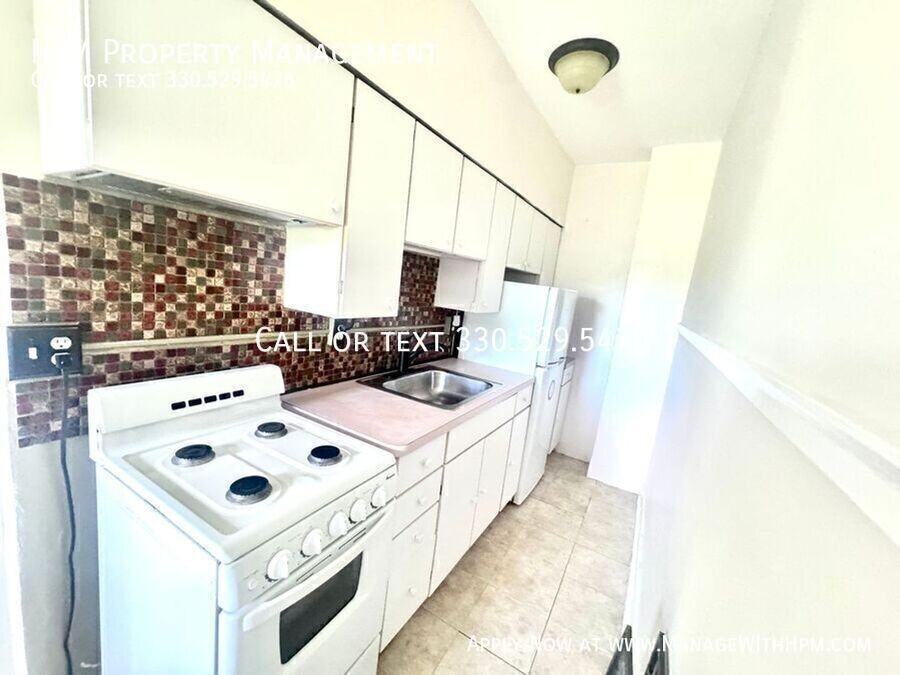 2450 Derbyshire Rd - Photo 2 of 10