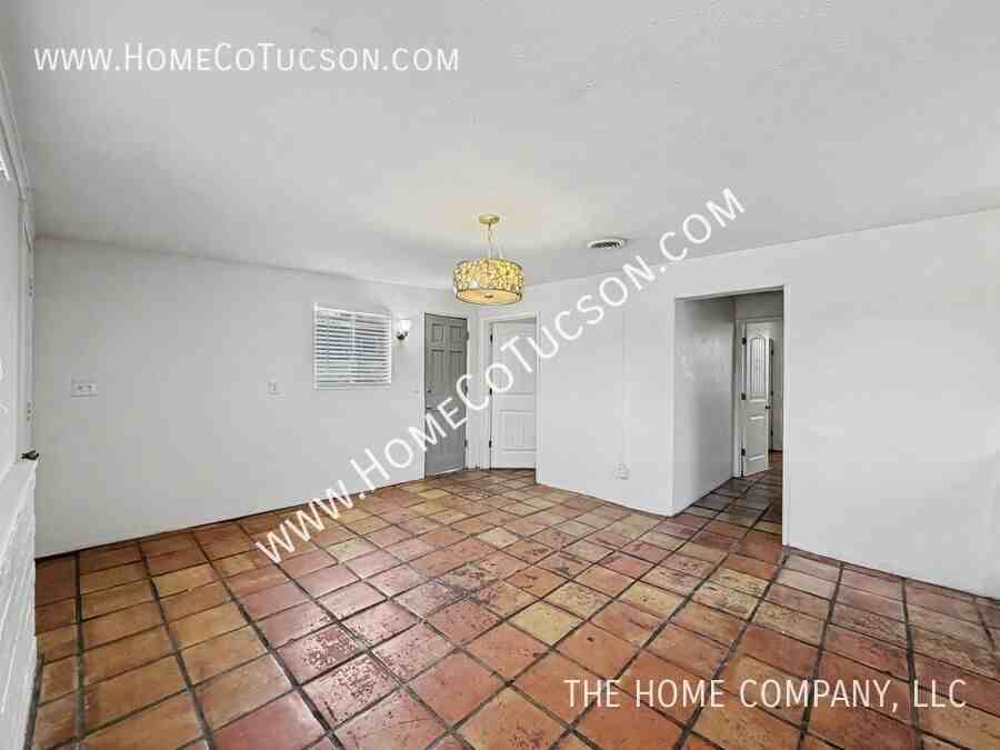 542 E Speedway Blvd - Photo 2 of 21