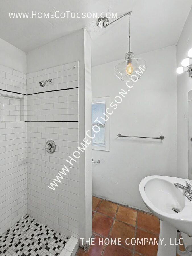 542 E Speedway Blvd - Photo 7 of 21