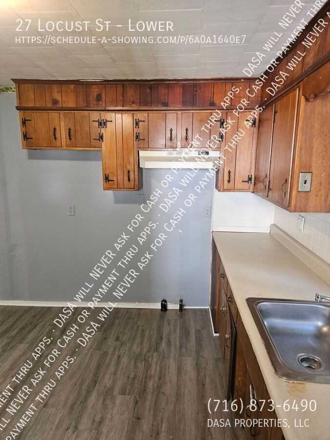 27 Locust St - Photo 7 of 11