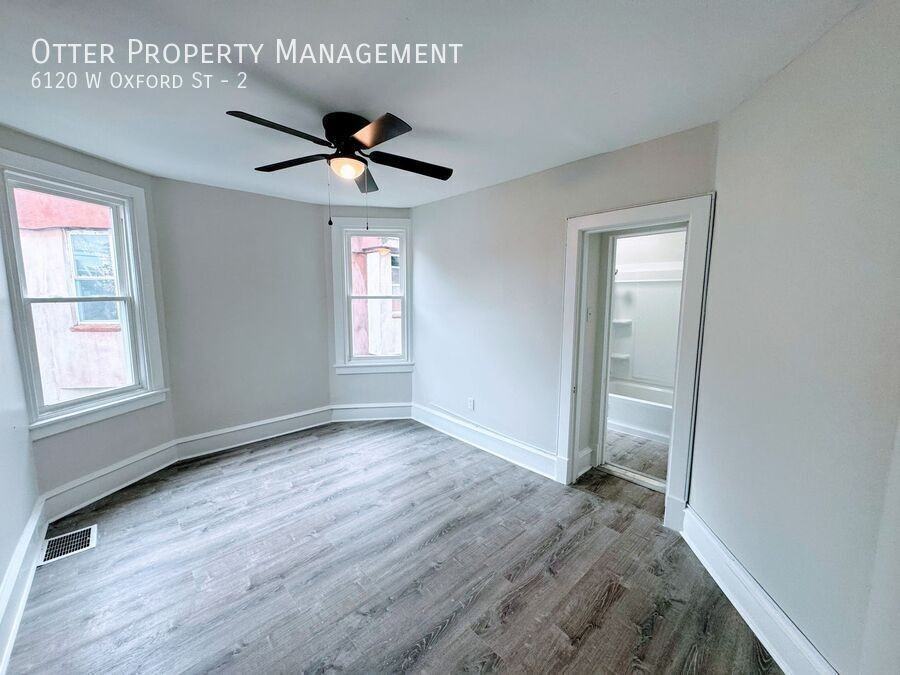 6120 W Oxford St #2 - Photo 3 of 23
