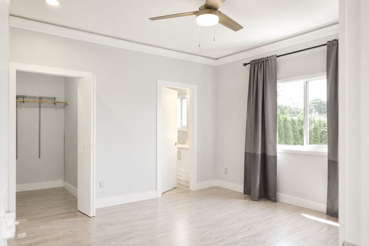 11322 87A Avenue - Photo 4 of 15