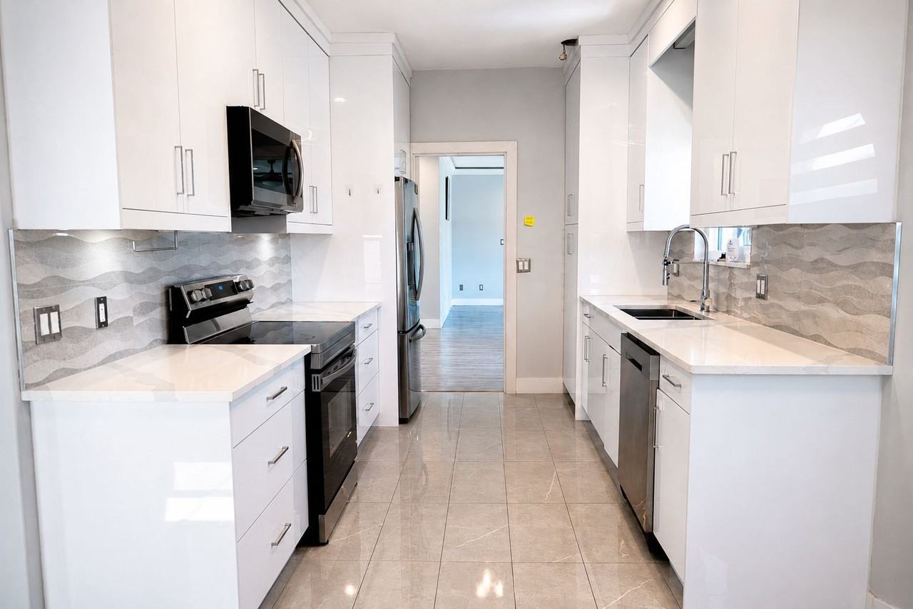 11322 87A Avenue - Photo 3 of 15