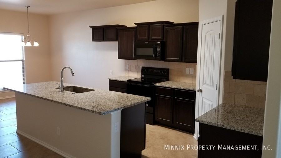 7429 104th St - Photo 5 of 33