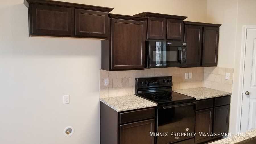 7429 104th St - Photo 7 of 33