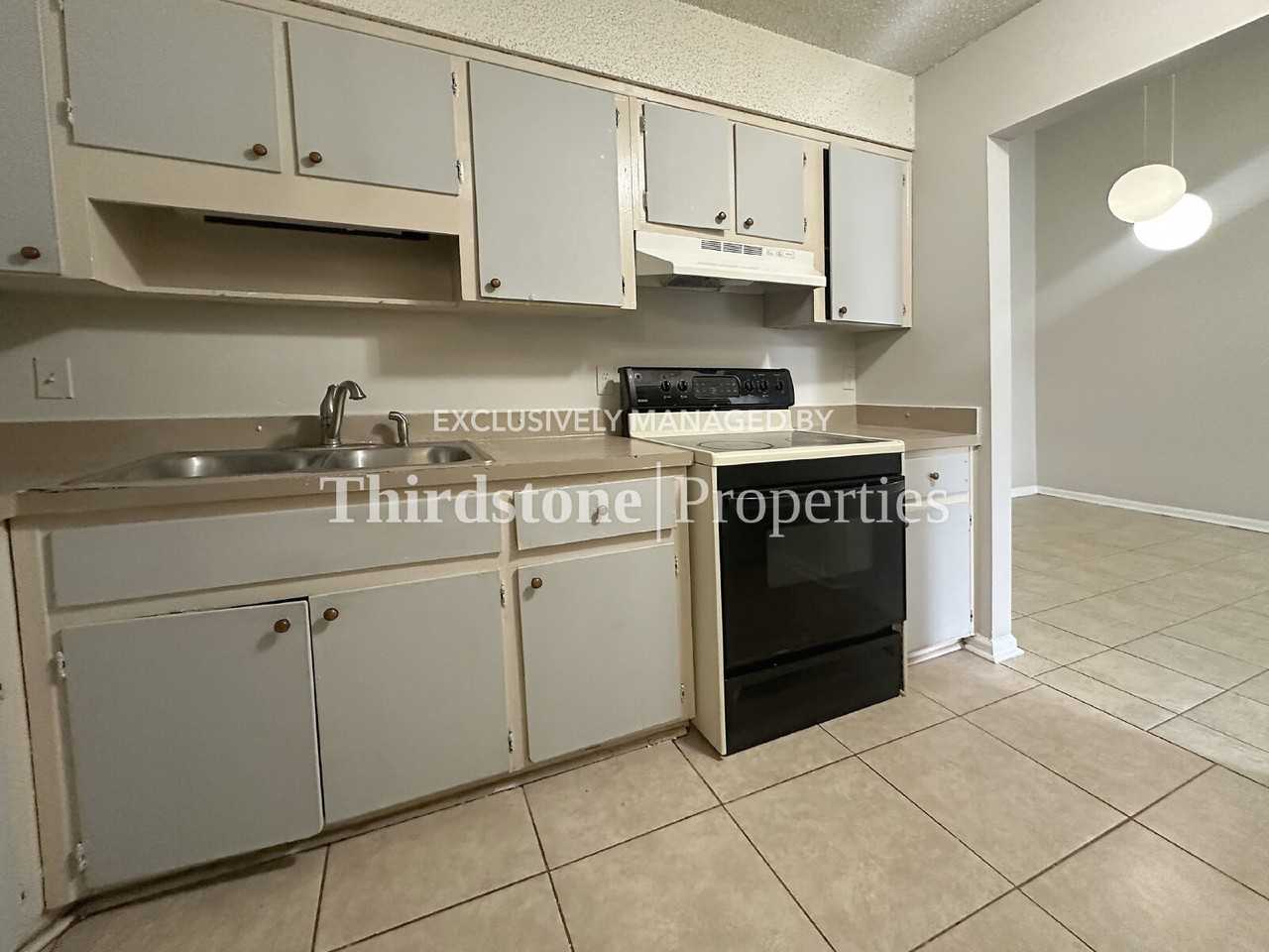 8124 San Jose Manor Dr E #1 - Photo 4 of 14