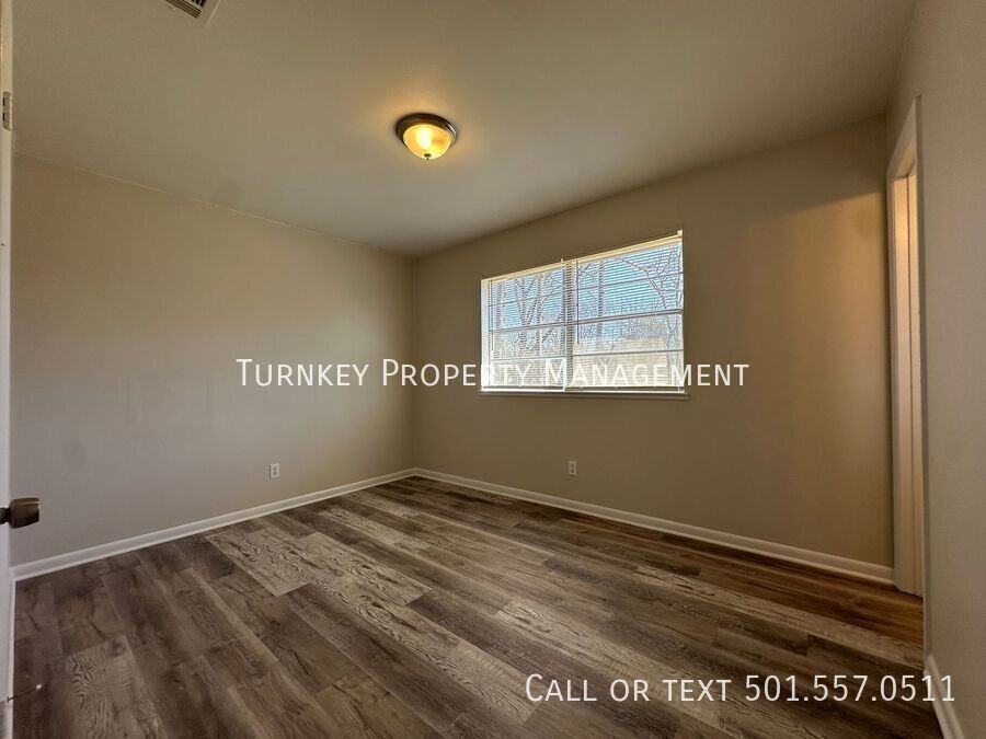 5913 Lyndell Dr - Photo 5 of 11