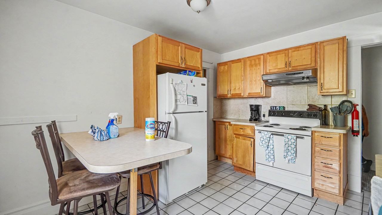 526 5th St #2 - Photo 7 of 17