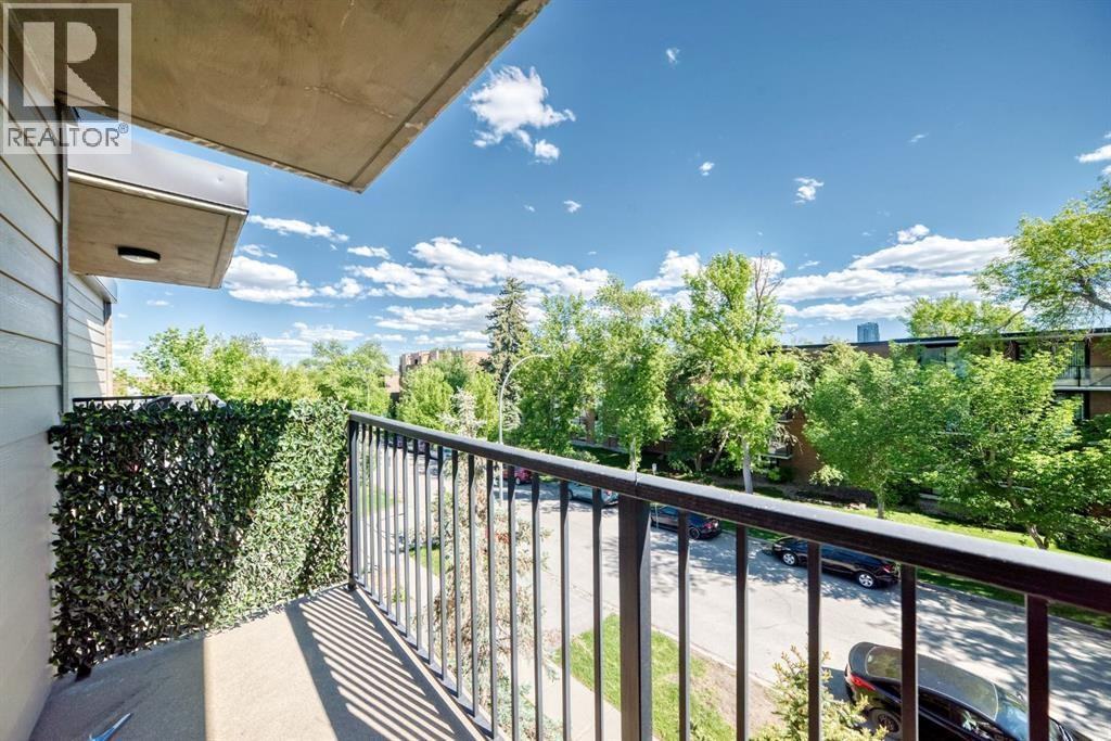 310 4 Avenue Northeast #406 - Photo 5 of 9