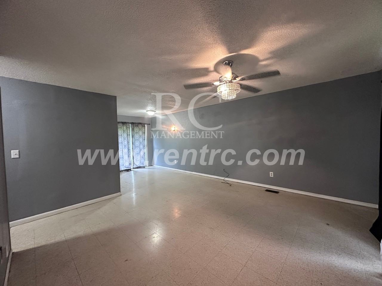 1007 Shasta Dr - Photo 5 of 12