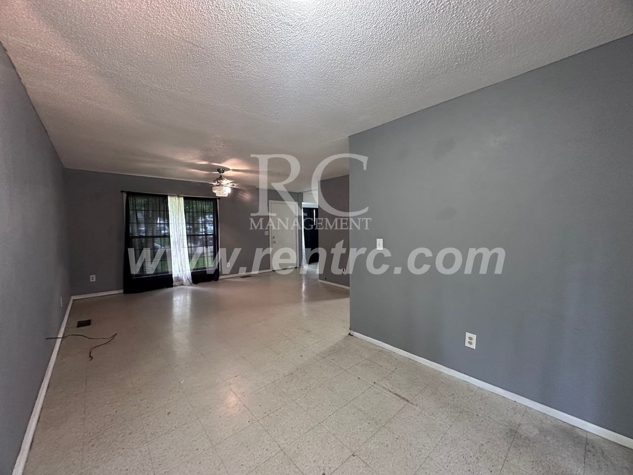 1007 Shasta Dr - Photo 6 of 12