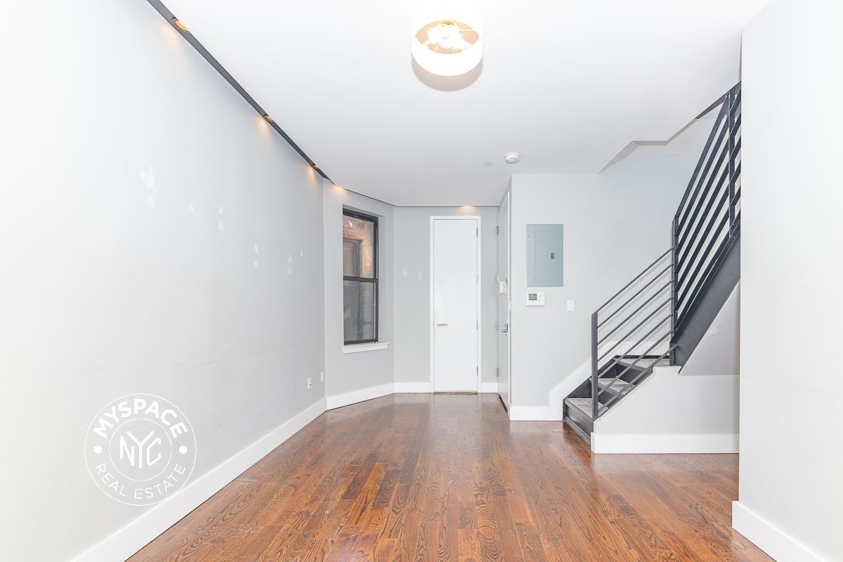 615 Gates Ave #4B - Photo 6 of 15
