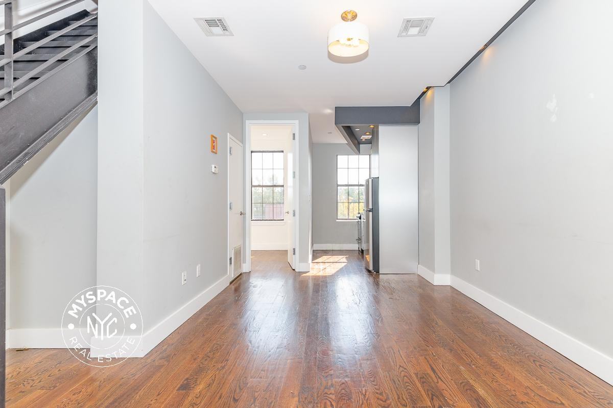 615 Gates Ave #4B - Photo 7 of 15