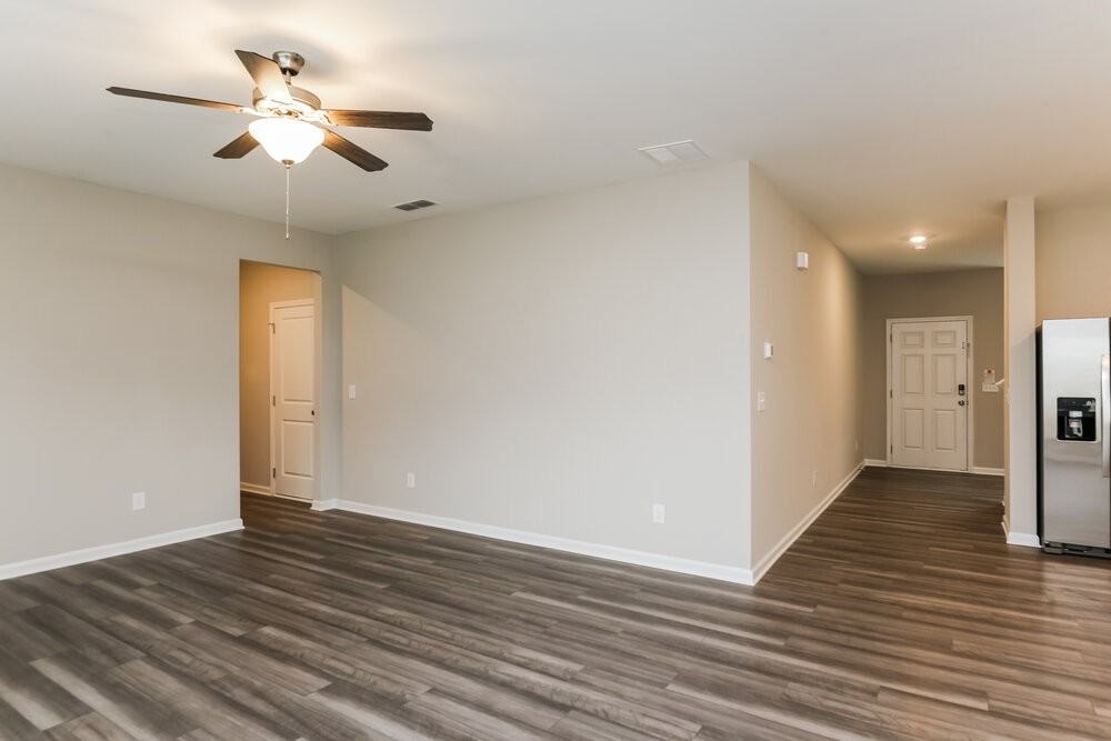 50 Hyde Park - Photo 7 of 20