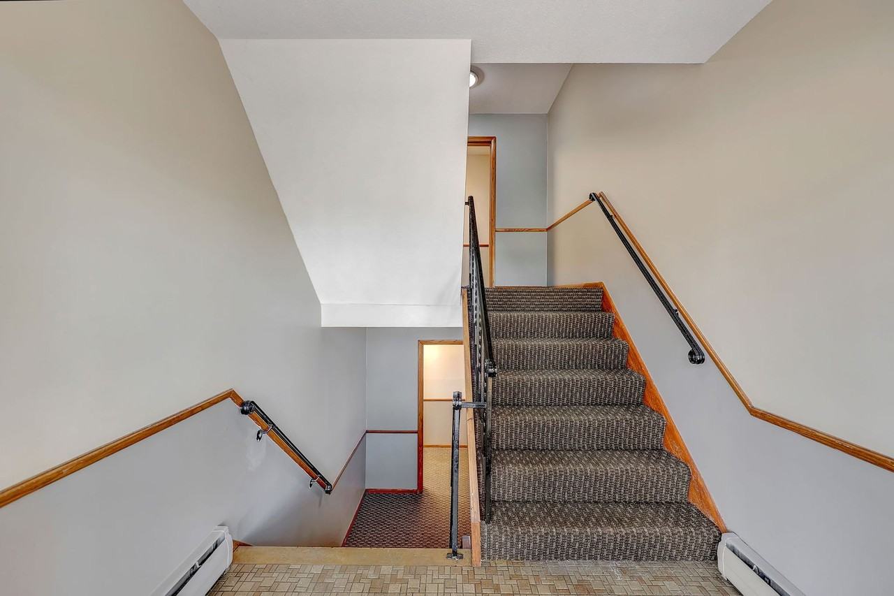 Lakeview Apartments - Photo 3 of 30