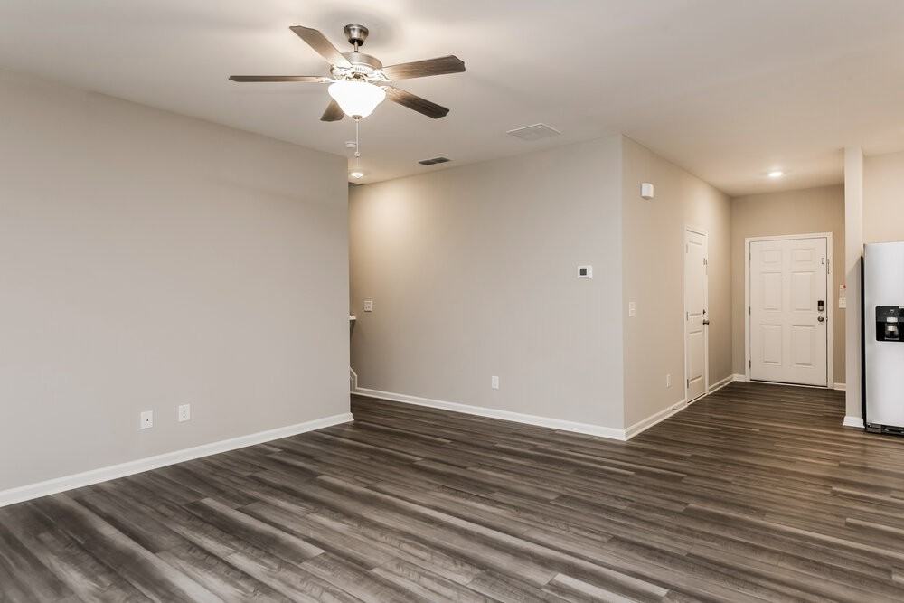 89 Hyde Park - Photo 4 of 20