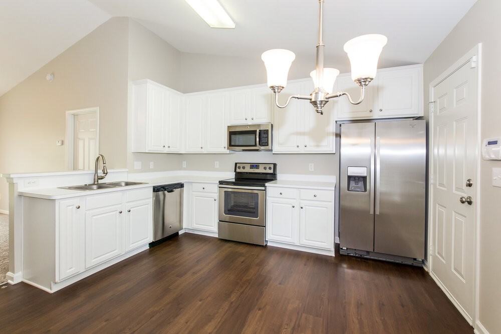 9109 Munsing Dr - Photo 4 of 14