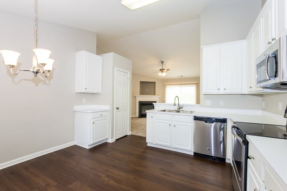 9109 Munsing Dr - Photo 5 of 14