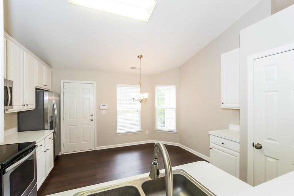 9109 Munsing Dr - Photo 7 of 14