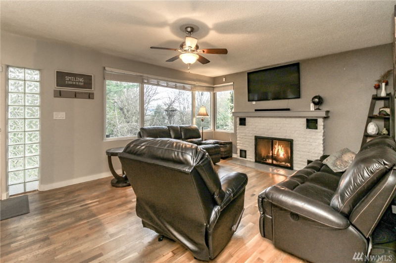 120 Kennebeck Ave S - Photo 4 of 30