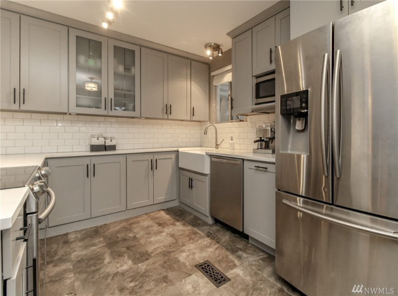 120 Kennebeck Ave S - Photo 7 of 30