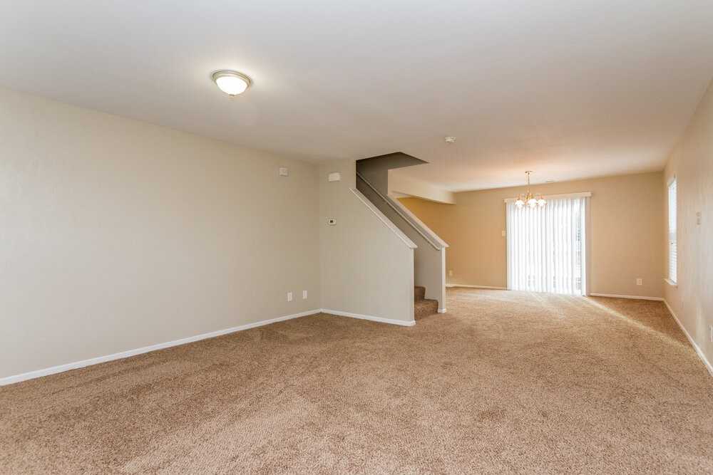 1626 Blue Grass Pkwy - Photo 2 of 17