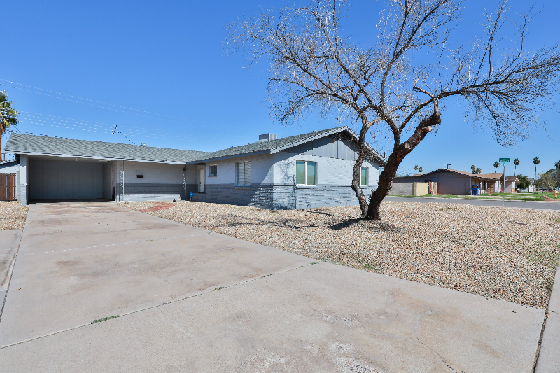 242 W Jasmine St - Photo 2 of 27