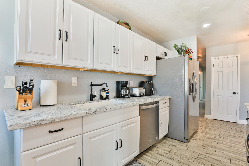 242 W Jasmine St - Photo 4 of 27