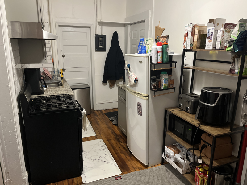 1435 Marshall St Ne #3 - Photo 3 of 17