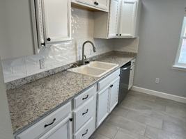 featured image of 1705 N Greenwood St #4