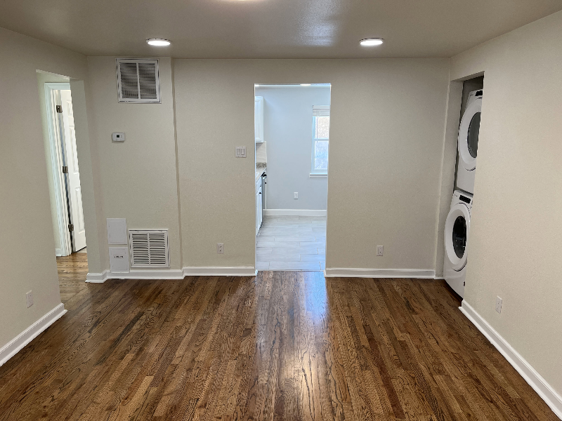1705 N Greenwood St #4 - Photo 4 of 17