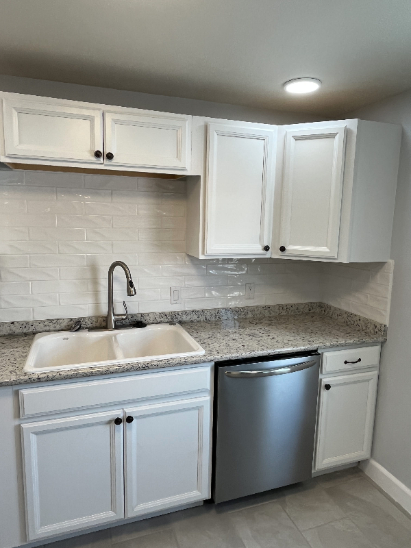 1705 N Greenwood St #4 - Photo 7 of 17