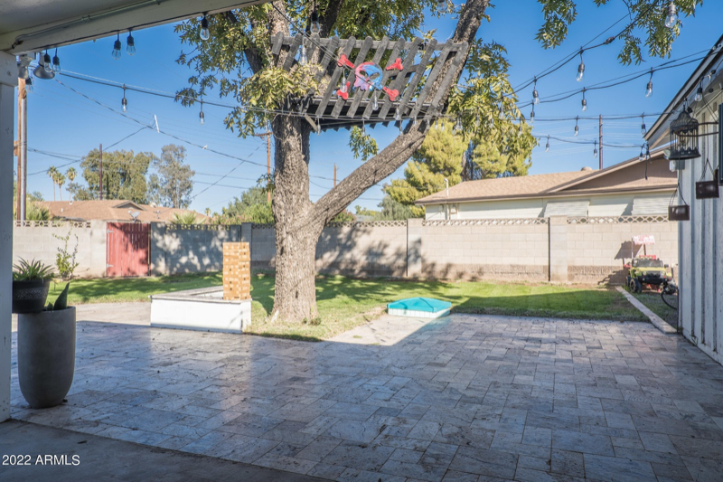 7830 N 32nd Dr - Photo 4 of 28